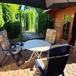 アパート Akazie Mit Terrasse *