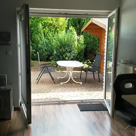 Akazie Mit Terrasse