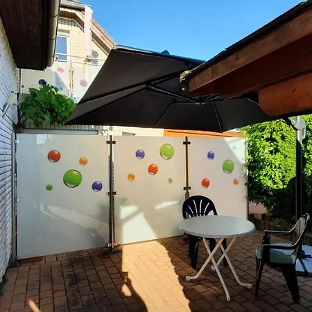 Akazie Mit Terrasse דירה *
