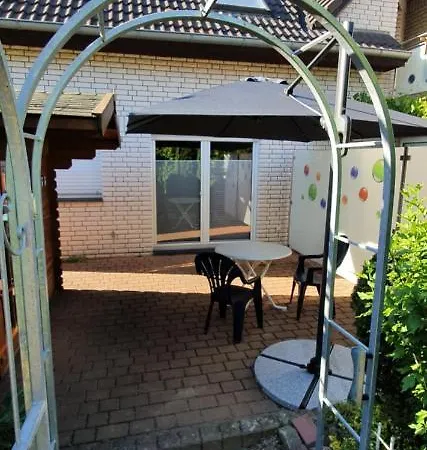 דירה Akazie Mit Terrasse