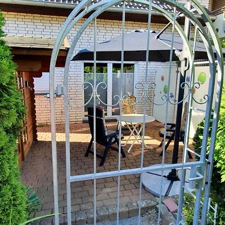 アパート Akazie Mit Terrasse *
