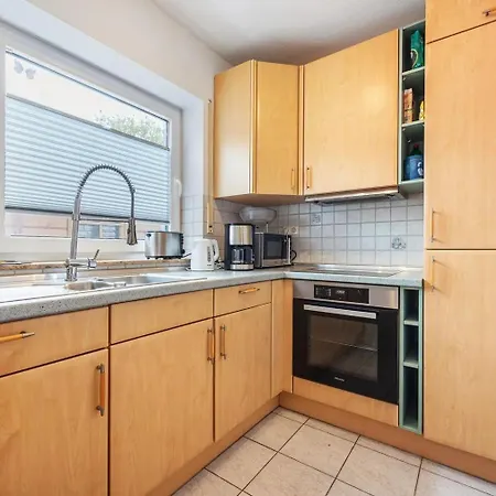 Daire Akazie Mit Terrasse