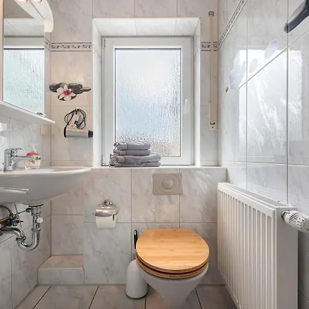 Akazie Mit Terrasse Daire *